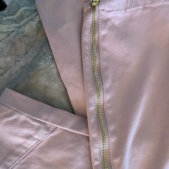 Bebe pants pale pink with gold zipper ankles and pockets - Picture 3 of 4